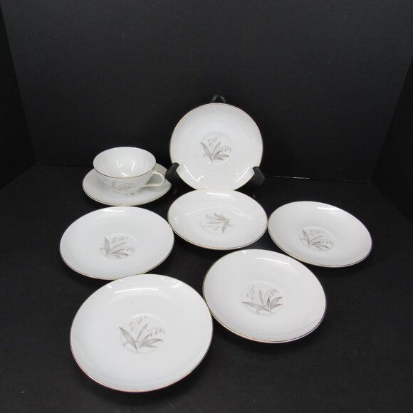 Kaysons Fine China Japan Golden Rhapsody 1961 (1) 6 Oz Teacup and 7 Saucers - Picture 6 of 7